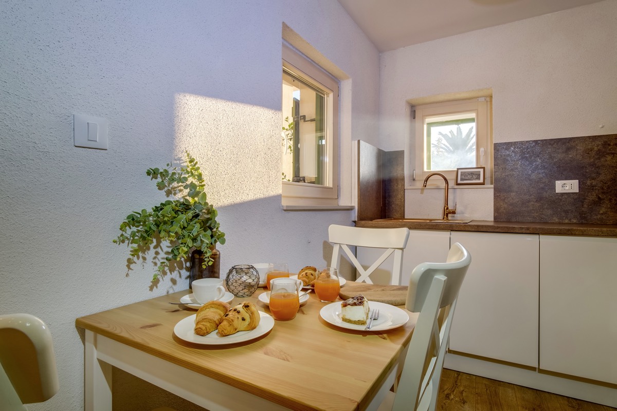 casa-rustica-apartment-bronze-mali-losinj-croatia 08